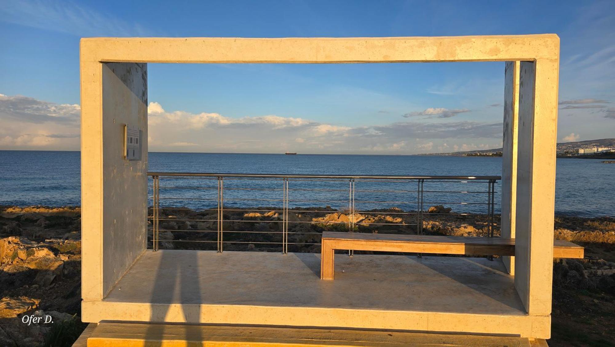 Dahan Sirena Lighthouse Luxury Apartment Пафос Екстериор снимка